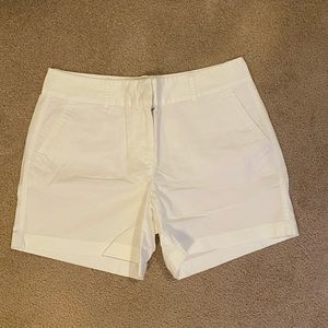 Vineyard Vines White Shorts
